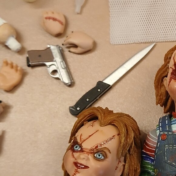 Chucky & Tiffany mini dolls with exchangeable heads & arms with accessories - Picture 3 of 9